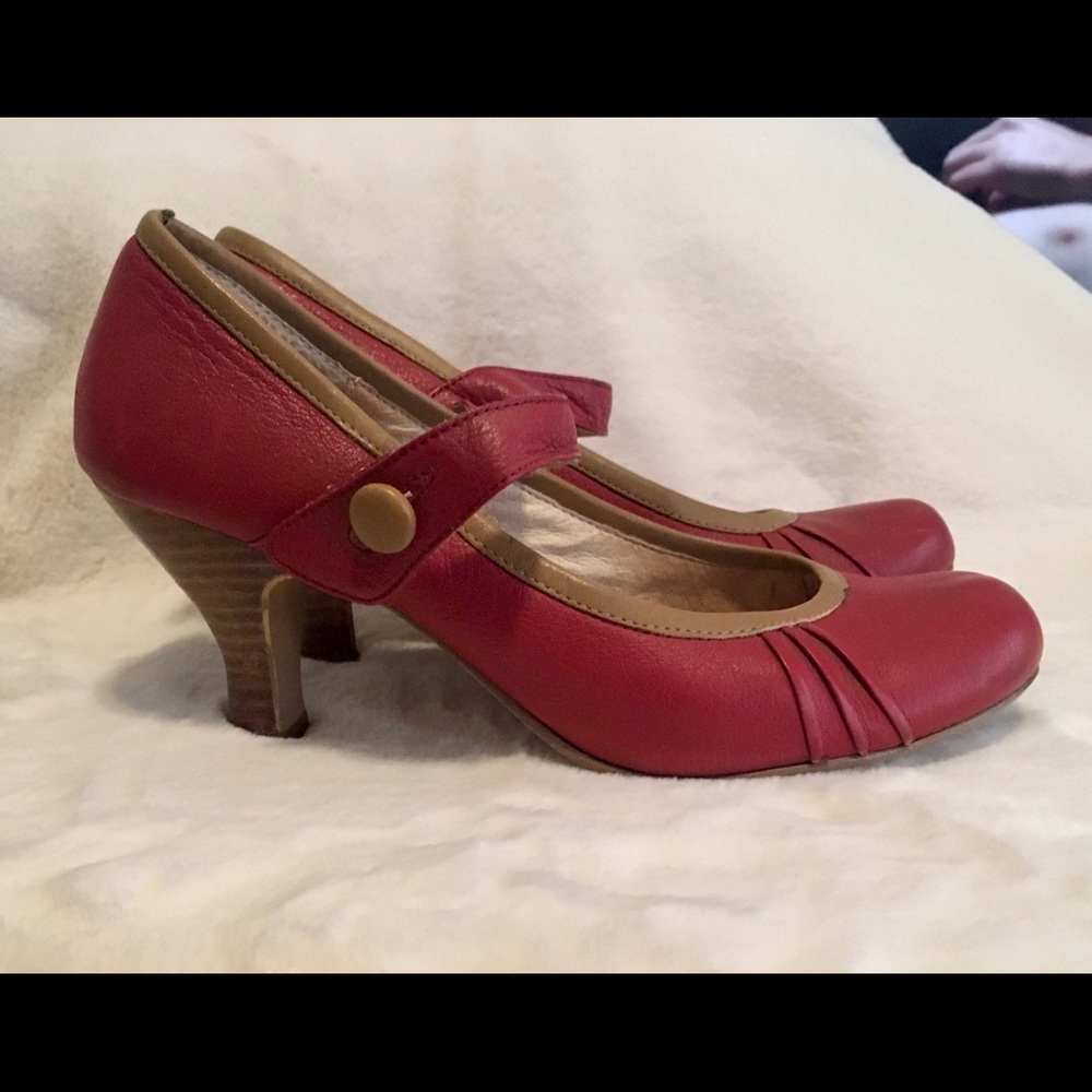 Steve Madden Clasikal Red Heels